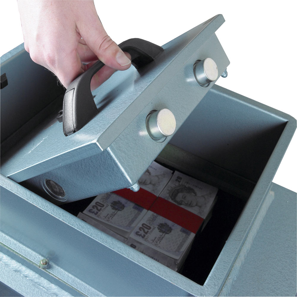 Churchill Bulldog 400 Underfloor Safes SafeRunner.co.uk